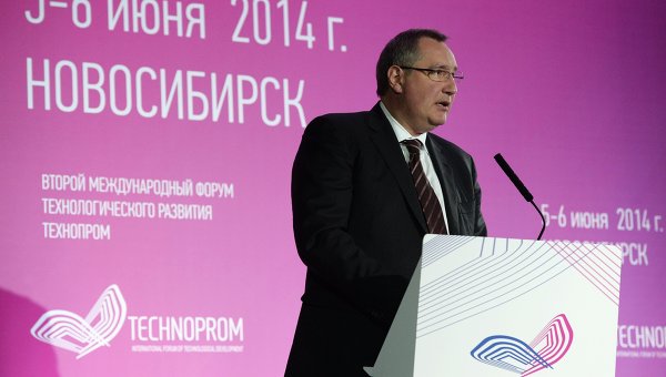 Ruský vicepremiér Dmitrij Rogozin na konferenci Technoprom v Novosibirsku (foto: RIA Novosti)
