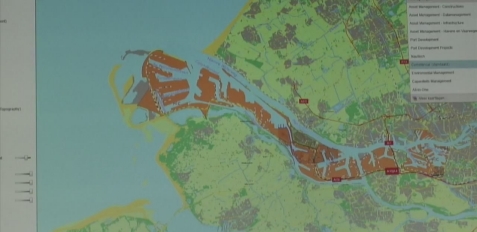 geobusiness-magazine-esri-special-achievement-2014-port-of-rotterdam-portmaps-gis-project-video-port17