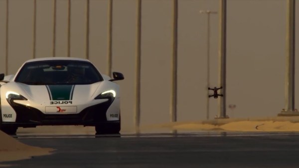 casopis-geobusiness-ferrari-vs-dron-dubai-world-drone-prix-2016-0000