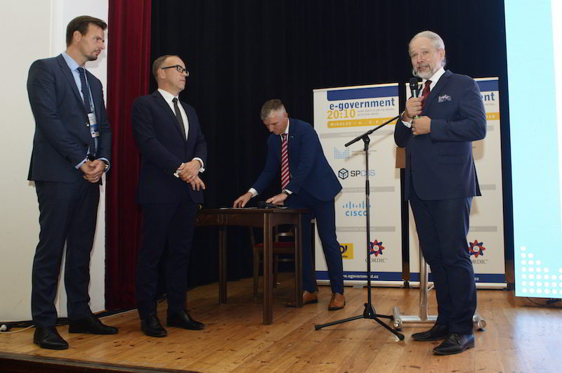 memorandum DTM ČR, konference E-government 2018 / GeoBusiness